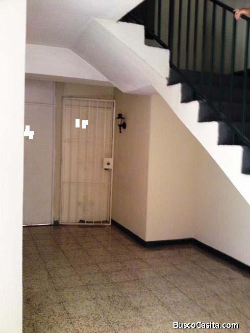 Apartamento con jardín bonito en primer piso zona 15 en Guatemala