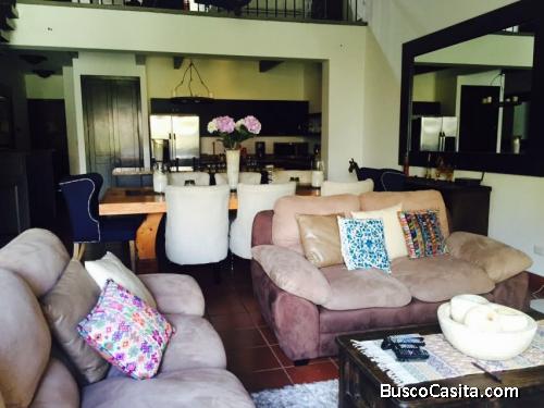 Alquilo Tipo Loft Antigua Guatemala Completamente Amueblado