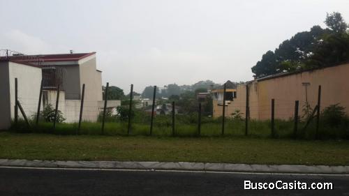 VENDO TERRENO SOBRE BULEVAR LA MONTAÑA ZONA 16