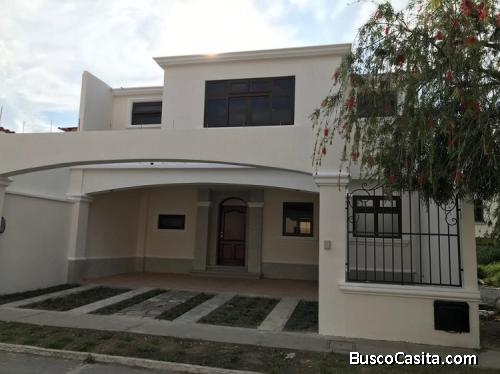 Vendo Casa y/o Terreno en Coban Alta Verapaz
