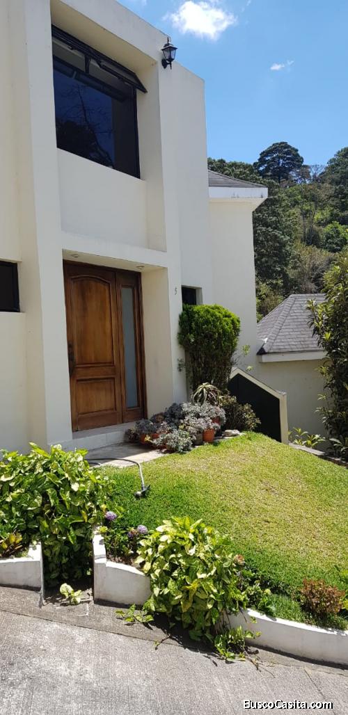 Casa en Venta en Condominio Zona 16