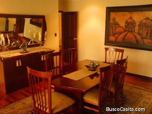 APARTAMENTO EN VENTA ZONA 14 EDIFICIO VIA VENETO