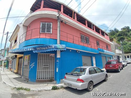Casa con locales comerciales en excelente punto comercial, Prados de Villa Hermosa.