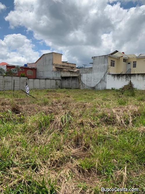 Vendo terreno plano en Hacienda Real, zona 16. Excelente precio y ubicación. 