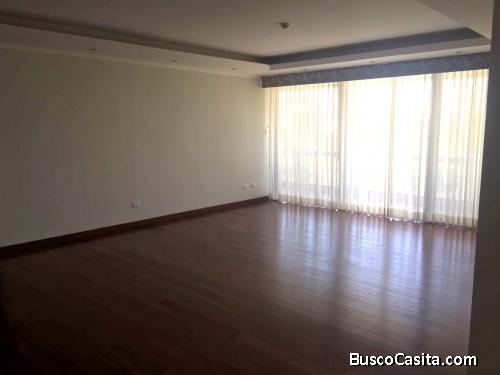 Apartamento en renta zona 10  