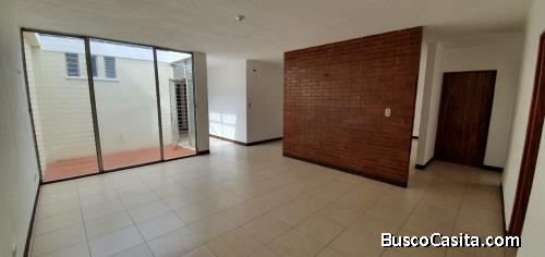 Casa en venta en Las Charcas Zona 11