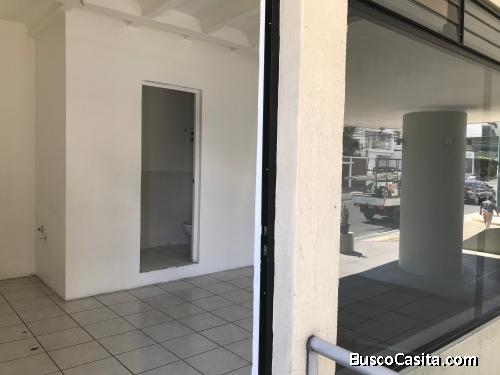 LOCAL EN RENTA EN ZONA 10 / MUNDO INMOBILIARIO