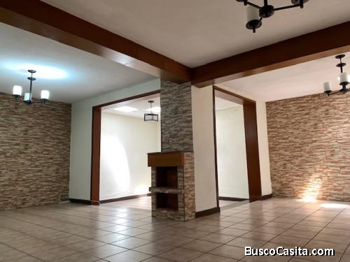 Casa en renta en Pinabetes