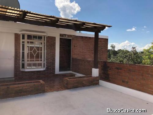 APARTAMENTO EN ALQUILER CON O SIN MUEBLES ZONA 15 VHI