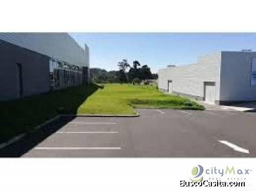 Renta De Bodega o Local En Deco City 