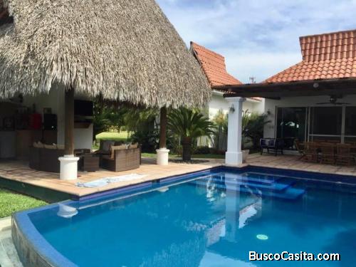 CASA EN EN VENTA PUETO IZTAPA
