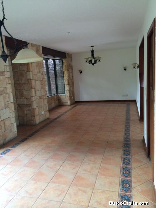Casa en Alquiler en zona 16
