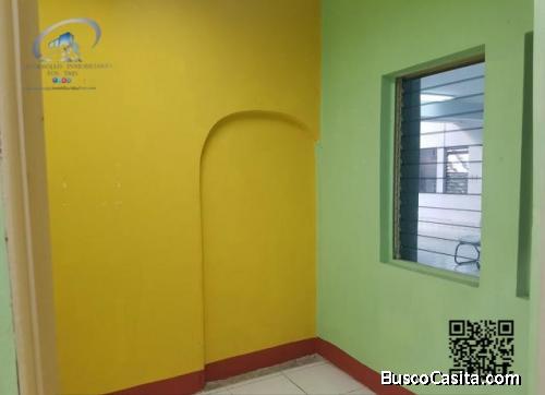 OFICINA EN RENTA ZONA 14 A CIEN METROS DE AVENIDA LAS AMERICAS