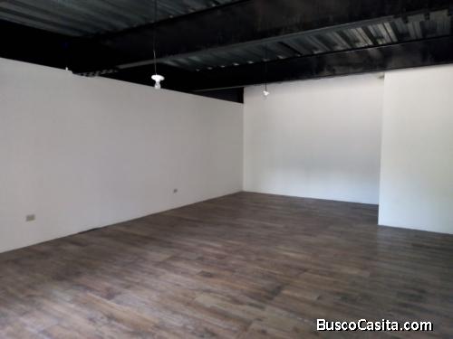 Renta de local comercial en zona 10 ideal pet market, farmacias, bancos, ópticas