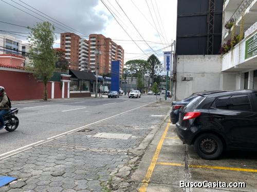RENTA local en primer nivel de Apart-hotel en z. 10