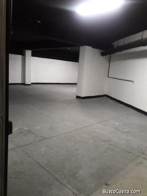 Bodega en renta en zona 10