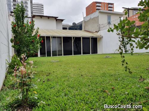 Inmobiliaria Vintage Alquila casa en zona 14 ideal oficinas o Vivienda  