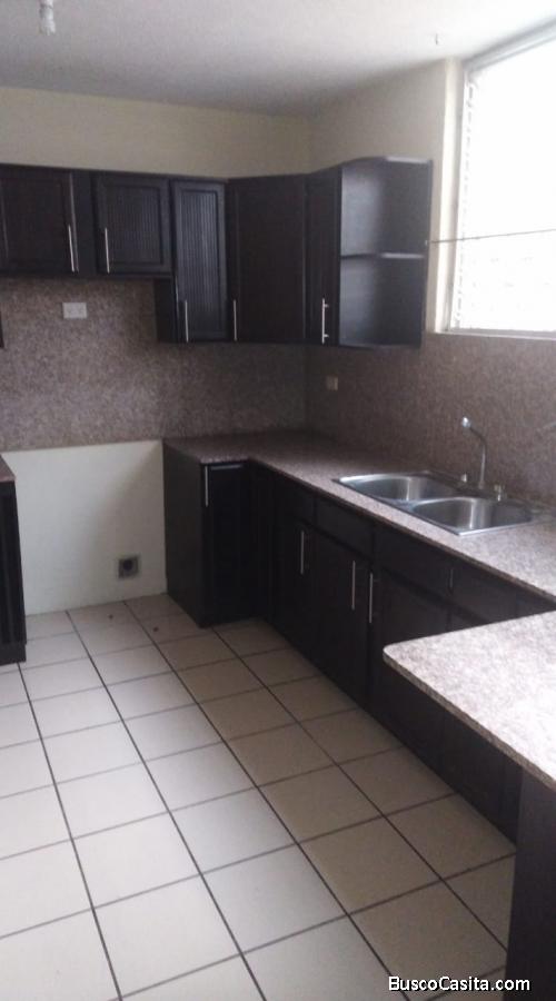 Town House en alquiler en Zona 14