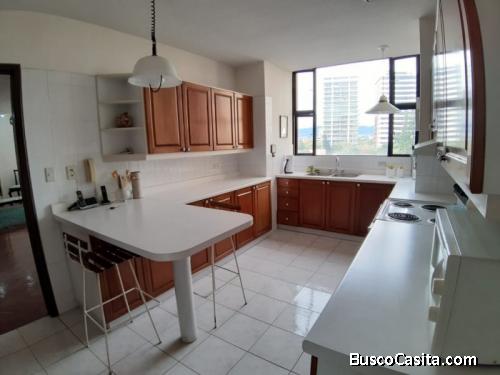 Apartamento amplio en venta en zona 14 Guatemala