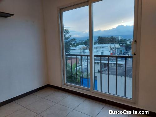 Venta Apartamento en Torre Mariscal zona 11, a una cuadra de Aguilar Batres