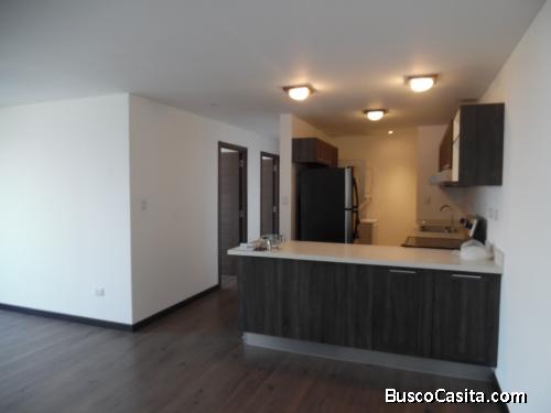 MUNDO INMOBILIARIO OFRECE EN RENTA APARTAMENTO EN ZONA 7