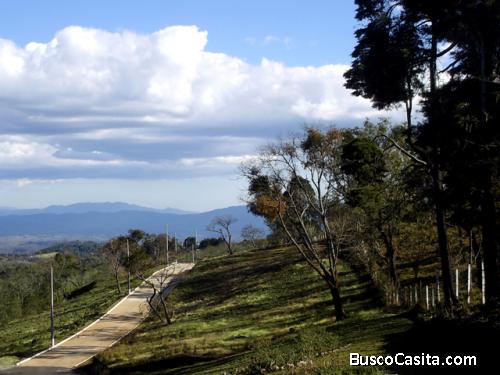 Terrenos con vistas hermosas en Villa Canales!!