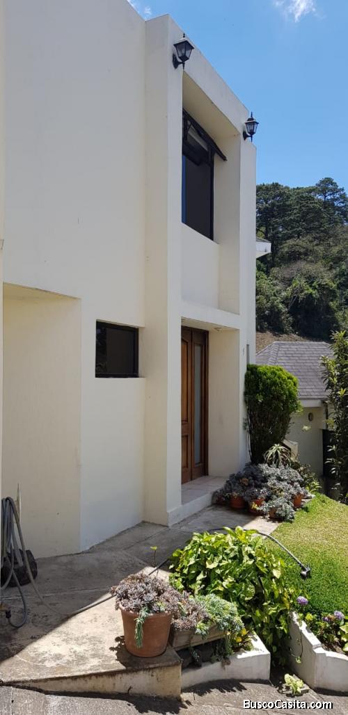 Renta Casa dentro de condominio La Montaña zona 16
