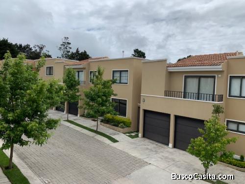 Casa en renta en Cumbres de La Arboleda km. 21 Carretera al Salvador