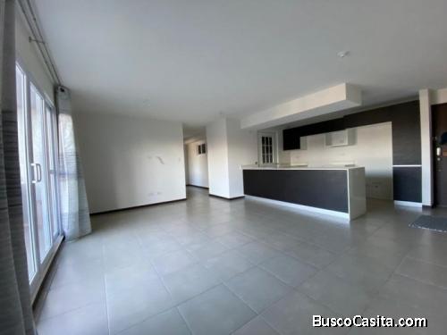 Apartamento en renta Zona 11 Mariscal