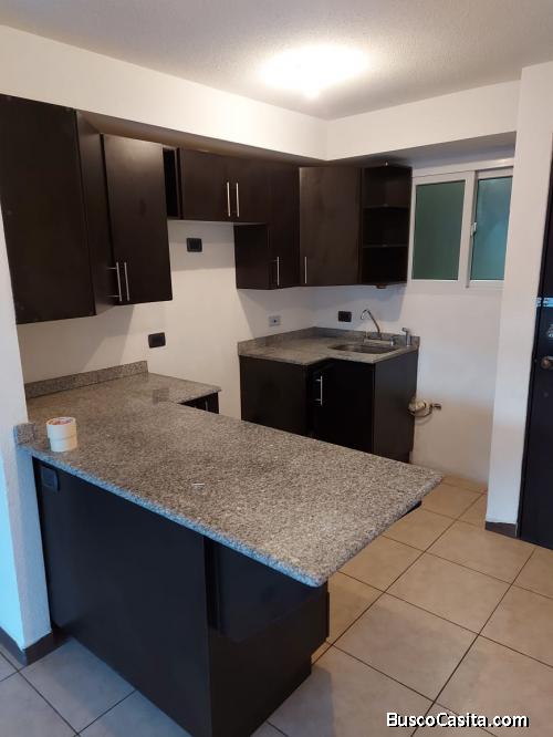Renta Apartamento, excelente precio en Torre Mariscal zona 11