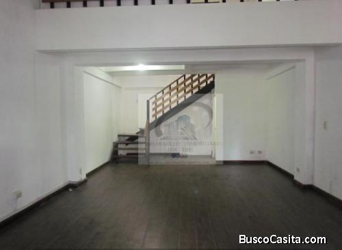 LOCAL EN RENTA ZONA 10 DENTRO DE PLAZA COMERCIAL