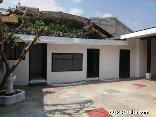 Casa en Antigua Guatemala en alquiler para suelo comercial 