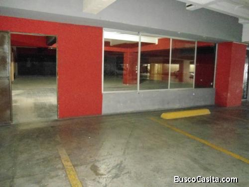 Alquilo Local en plaza comercial en la Zona 10