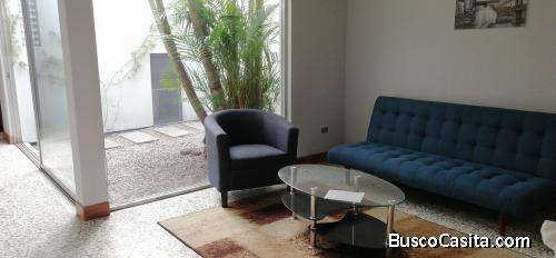 En Renta Oficina Comercial en Renta en Zona 10 de 70 Mt