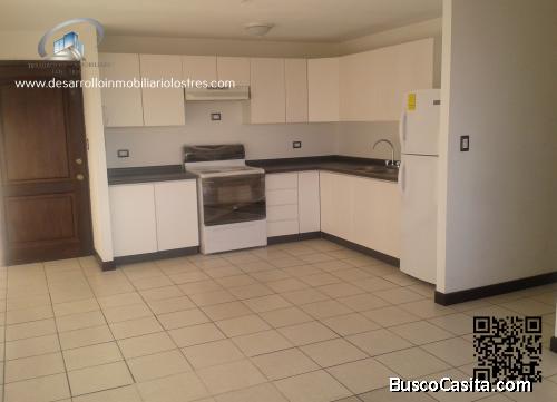 LINDO APARTAMENTO EN RENTA ZONA 14 SECTOR EUROPLAZA