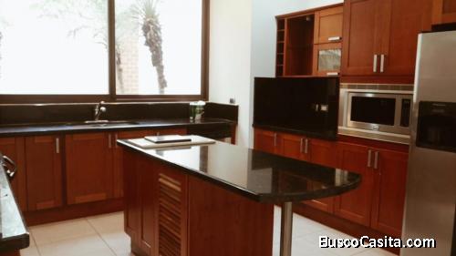 Apartamento en renta zona 14