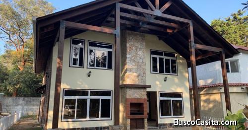 CityMax Antigua vende casa tipo cabaña en San Lucas Sacatepéquez 
