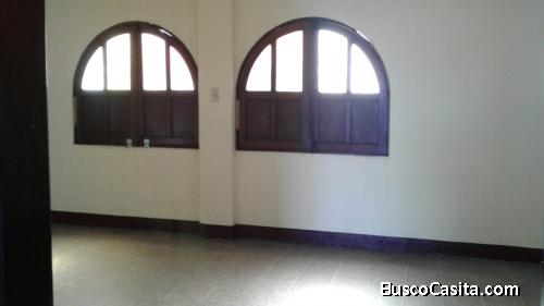 Renta de Edificio comercial en Avenida Bolívar zona 3