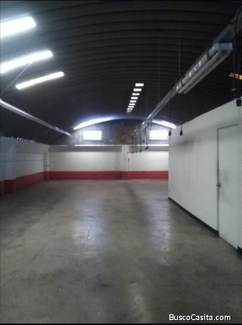 RENTO OFIBODEGA 500 MTS. ZONA 13