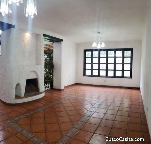 Venta De Casa Para Desarrollo Frente A Cayala 