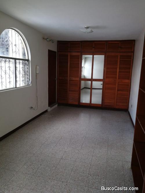 Rento Casa en zona 2 de Mixco. 