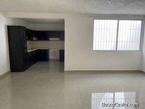 Casa en alquiler en Prados de Monte María Zona 12