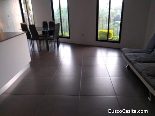 APARTAMENTO EN RENTA SEMIAMOBLADO EN ZONA 10 / MUNDO INMOBILIARIO
