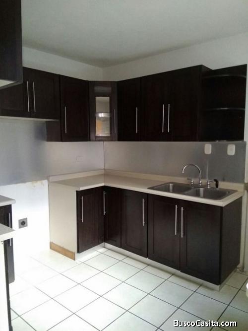 Casa en Venta en Condado San Nicolás Mixco Guatemala