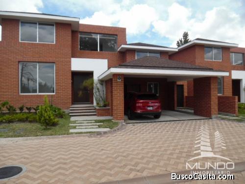 CASAS EN VENTA EN ZONA 16, CERCA DE LAS UNIVERSIDADES