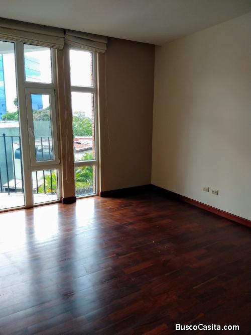 Apartamento en Renta en Edificio Zona 13