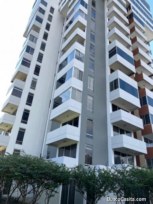 Renta De Amplio Apartamento En Zona 15