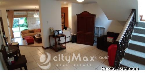 Casa en Venta en Condominio Zona 16, Guatemala.