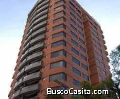 Venta de amplio apartamento en zona 14