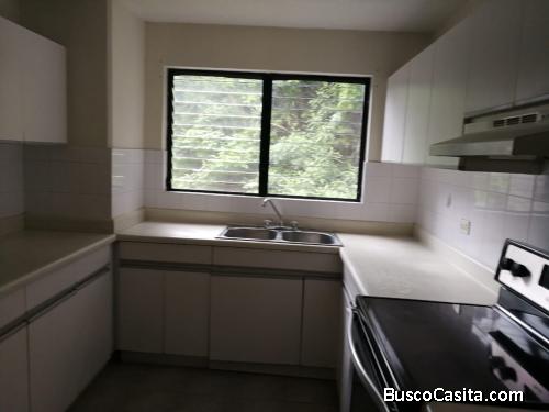 Apartamento en renta zona 14/Mundo Inmobiliario 